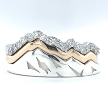 Load image into Gallery viewer, 14k Yellow Gold Kings Peak Tracer Band