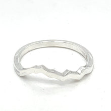 Load image into Gallery viewer, 10k White Gold Kings Peak Tracer Band